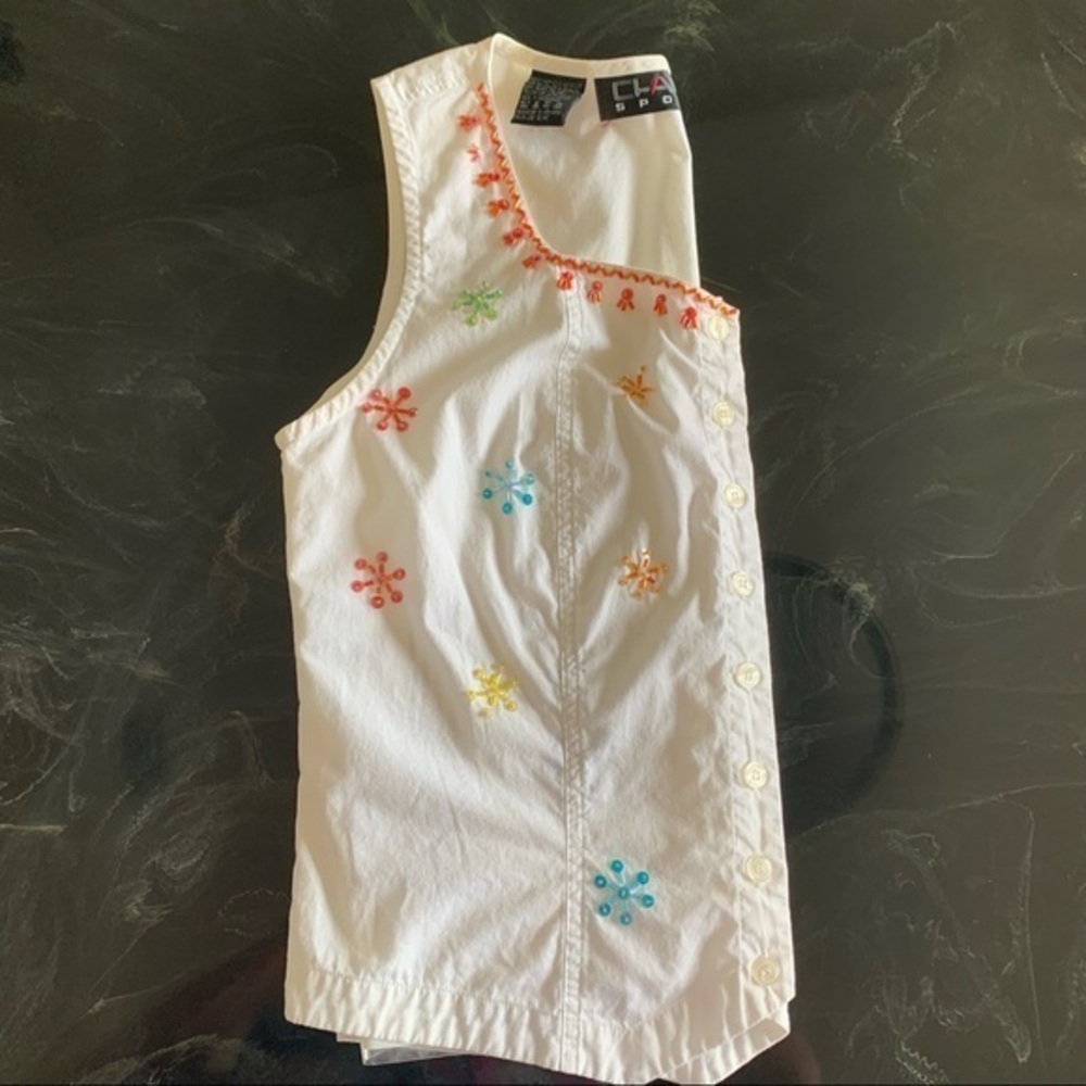 Chaus Sport Sleeveless Button Down Top - Picture 6 of 10